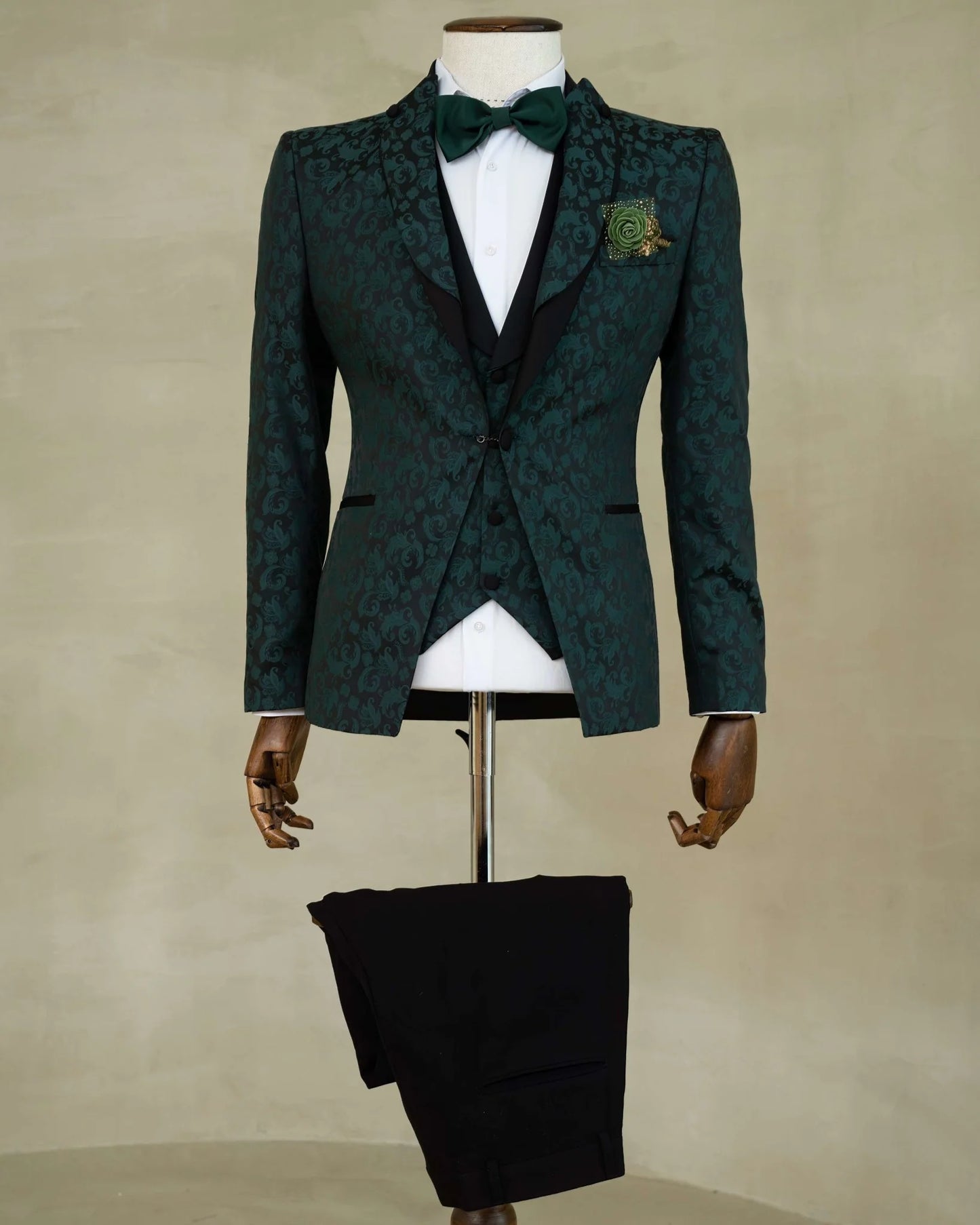 SUIT BLACK AND GREEN